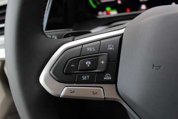 Volkswagen T7 Multivan 1.5 PHEV 4Motion – Bild 13