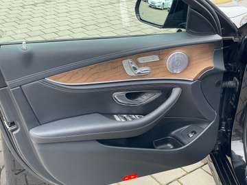 Mercedes-Benz E 350d AMG-Line Luftf./Pano/Distronic+/StandH./ – Bild 13