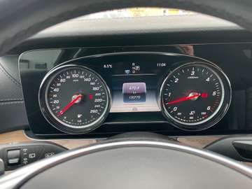 Mercedes-Benz E 350d AMG-Line Luftf./Pano/Distronic+/StandH./ – Bild 18