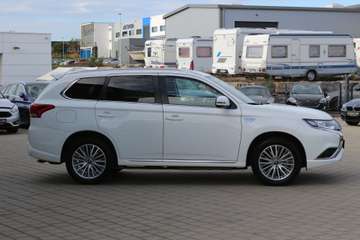 Mitsubishi Outlander 2.4 PHEV 4WD Plug-In Hybrid LED/Kamera – image 6