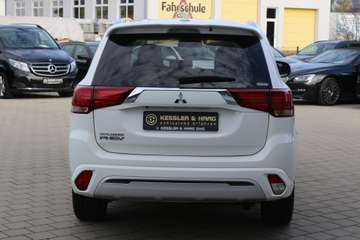 Mitsubishi Outlander 2.4 PHEV 4WD Plug-In Hybrid LED/Kamera – image 8
