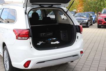 Mitsubishi Outlander 2.4 PHEV 4WD Plug-In Hybrid LED/Kamera – image 9