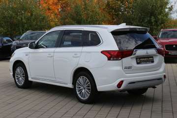 Mitsubishi Outlander 2.4 PHEV 4WD Plug-In Hybrid LED/Kamera – image 11