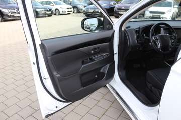 Mitsubishi Outlander 2.4 PHEV 4WD Plug-In Hybrid LED/Kamera – image 13