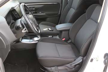 Mitsubishi Outlander 2.4 PHEV 4WD Plug-In Hybrid LED/Kamera – image 15