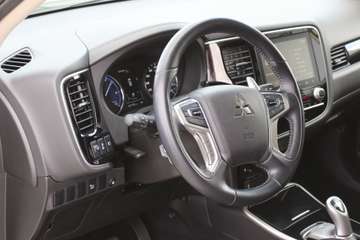 Mitsubishi Outlander 2.4 PHEV 4WD Plug-In Hybrid LED/Kamera – image 16