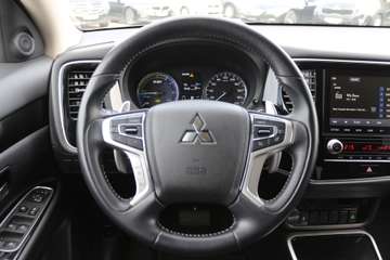 Mitsubishi Outlander 2.4 PHEV 4WD Plug-In Hybrid LED/Kamera – image 17