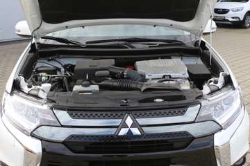 Mitsubishi Outlander 2.4 PHEV 4WD Plug-In Hybrid LED/Kamera – image 4