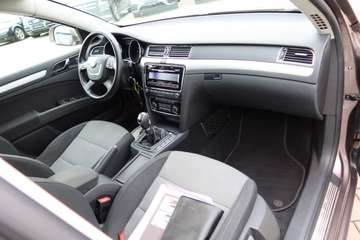 Skoda Superb Combi Ambition – Bild 9