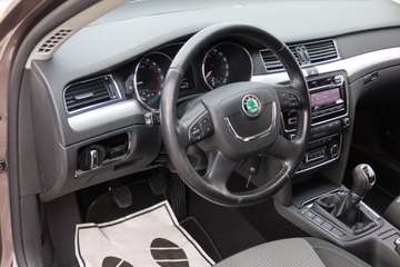 Skoda Superb Combi Ambition – Bild 10