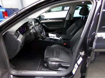 Volkswagen Passat Variant Elegance – Bild 8