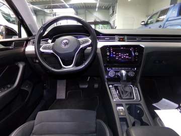 Volkswagen Passat Variant Elegance – Bild 19