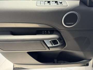 Land Rover Discovery D300 R-Dynamic HSE AHK FAMILY PACK 22 – Bild 12