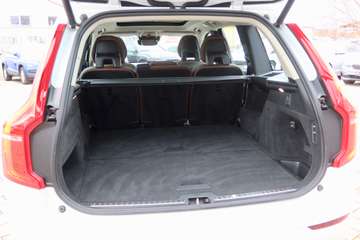Volvo XC90 Momentum Pro AWD #LUFT#1HAND#PANO#ACC#1HD# – image 24