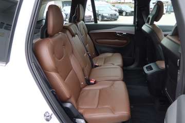 Volvo XC90 Momentum Pro AWD #LUFT#1HAND#PANO#ACC#1HD# – image 23