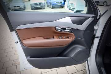 Volvo XC90 Momentum Pro AWD #LUFT#1HAND#PANO#ACC#1HD# – image 9