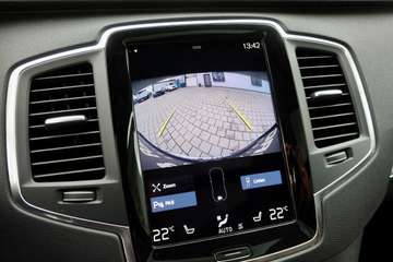 Volvo XC90 Momentum Pro AWD #LUFT#1HAND#PANO#ACC#1HD# – image 21