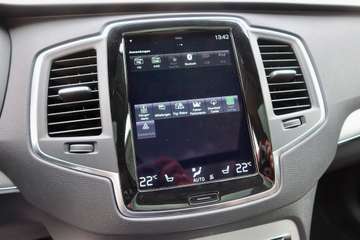 Volvo XC90 Momentum Pro AWD #LUFT#1HAND#PANO#ACC#1HD# – image 19