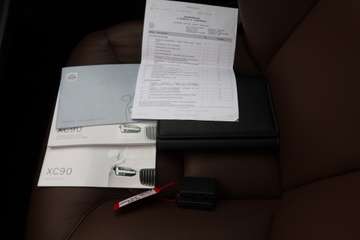 Volvo XC90 Momentum Pro AWD #LUFT#1HAND#PANO#ACC#1HD# – image 27