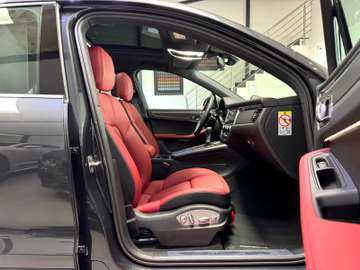Porsche MACAN 2.0 PANO ACC CHRONO KEY-GO 360°CAM 21" – image 12