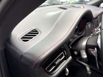 Porsche MACAN 2.0 PANO ACC CHRONO KEY-GO 360°CAM 21" – image 18