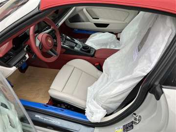 Porsche 911 Targa 4 GTS – image 2
