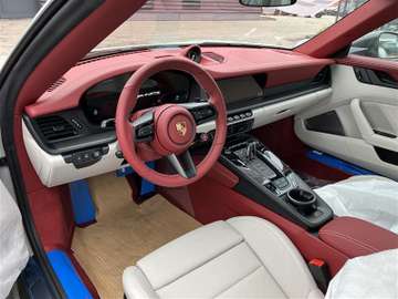 Porsche 911 Targa 4 GTS – image 5