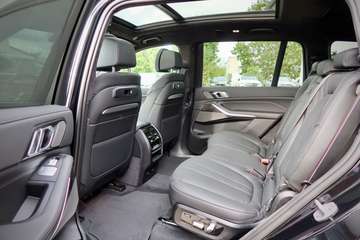 BMW X7 xDrive 40 d M Sport PRO#PANO#CARBON#AHK#23" – Bild 16