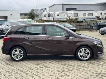 Mercedes-Benz B 180 AMG PDC NAVI KLIMA TOP – Bild 5