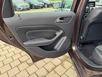 Mercedes-Benz B 180 AMG PDC NAVI KLIMA TOP – Bild 23