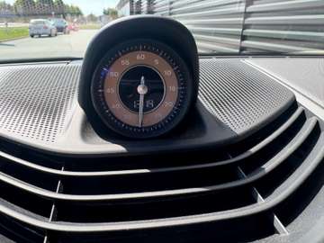 Porsche Taycan Cross Turismo 4 S-BOSE-INNO-HEAD UP – image 20