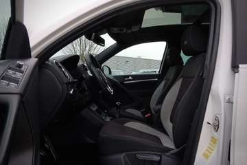 Volkswagen Tiguan 2.0TDI*BMT*4M*R-Line*AHK*PANO*2HD*KEYGO* – Bild 9