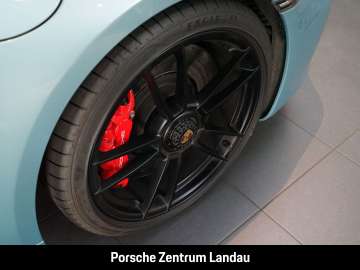 Porsche 992 911 Carrera GTS – image 31