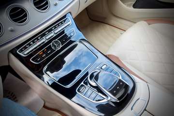 Mercedes-Benz E 200 d#Avantgarde + designo#LUFT#ACC#PANO – Bild 16