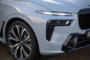 BMW X7 xDrive 40d M-Sport#KRISTAL#B&W#SKY# – Bild 5