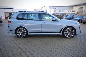 BMW X7 xDrive 40d M-Sport#KRISTAL#B&W#SKY# – Bild 6