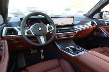 BMW X7 xDrive 40d M-Sport#KRISTAL#B&W#SKY# – Bild 21