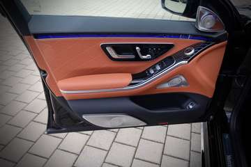 Mercedes-Benz S 500 4Matic LONG#Chauffeur+Exklusiv#FOND-ENT#NIGHT#3D# – Bild 9