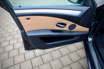 BMW 520d#EUR5#LEDER#XENON#PANO# – image 9