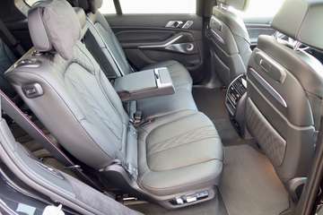 BMW X7 xDrive 40 d M Sport VOLL//FULL-STOCK – Bild 21