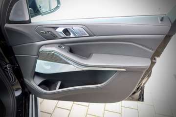 BMW X7 xDrive 40 d M Sport VOLL//FULL-STOCK – Bild 24