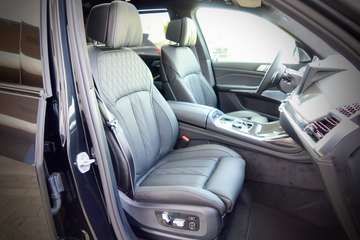 BMW X7 xDrive 40 d M Sport VOLL//FULL-STOCK – Bild 13