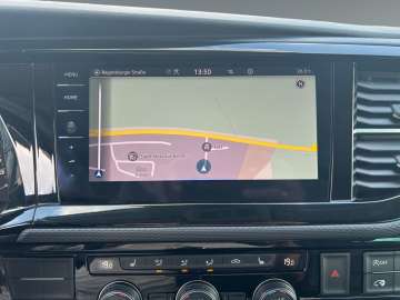 Volkswagen T6.1 Multivan Generation Six 4MOTION StandHZG Na – image 13