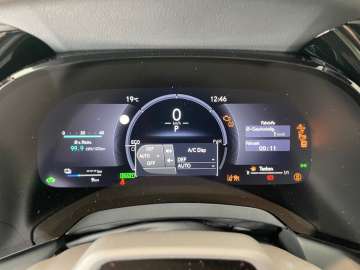 Lexus RX 450h + 2,5 l E-CVT, 4x4 Plug-in 5-Türer LUXUR – Bild 7