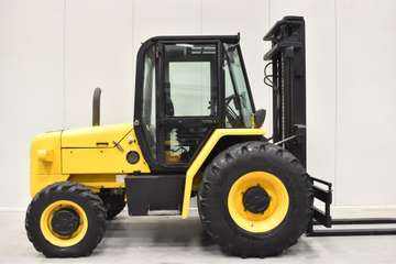 JCB 930, 4 x 4 – Bild 2