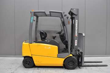 Jungheinrich EFG 320 N – Bild 2